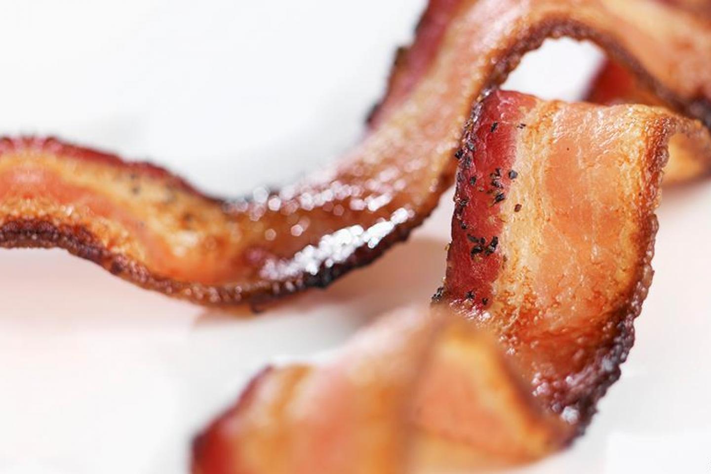 ¿Cómo se llama el bacon en España? Descubre el nombre de este delicioso alimento
